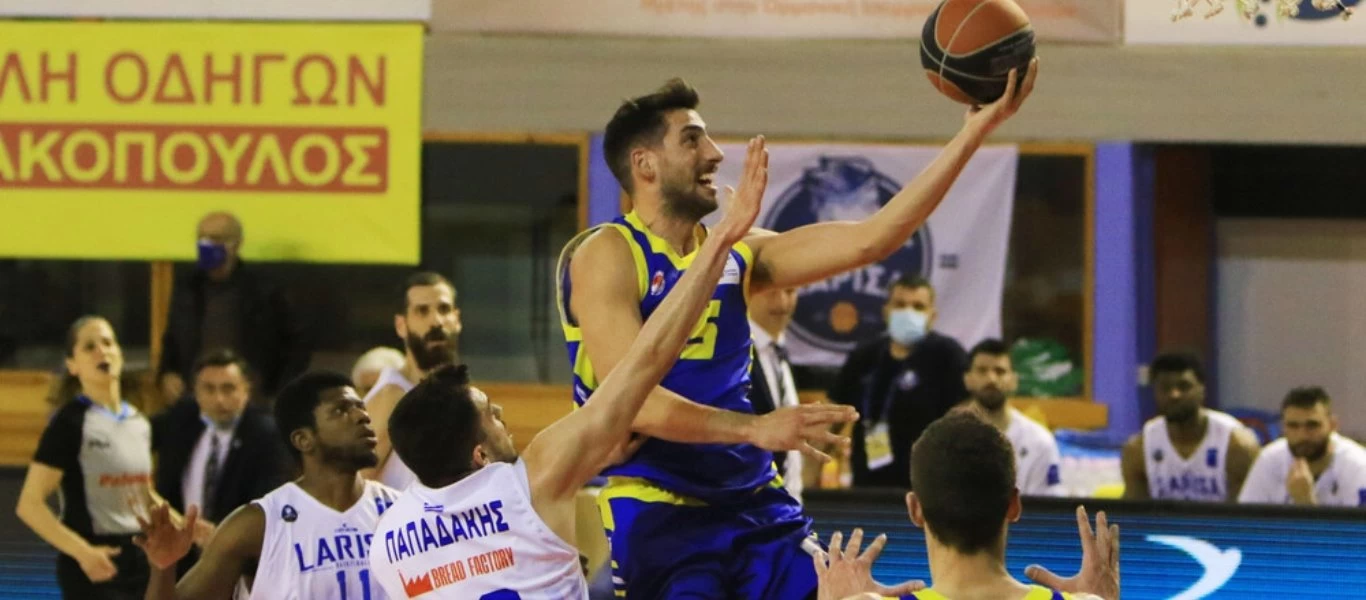 Εύκολο απόγευμα για το Περιστέρι - Πέρασε από την έδρα της Λάρισας με 98-78